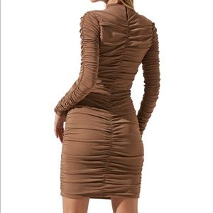 ASTR THE LABEL ruched long sleeve dress